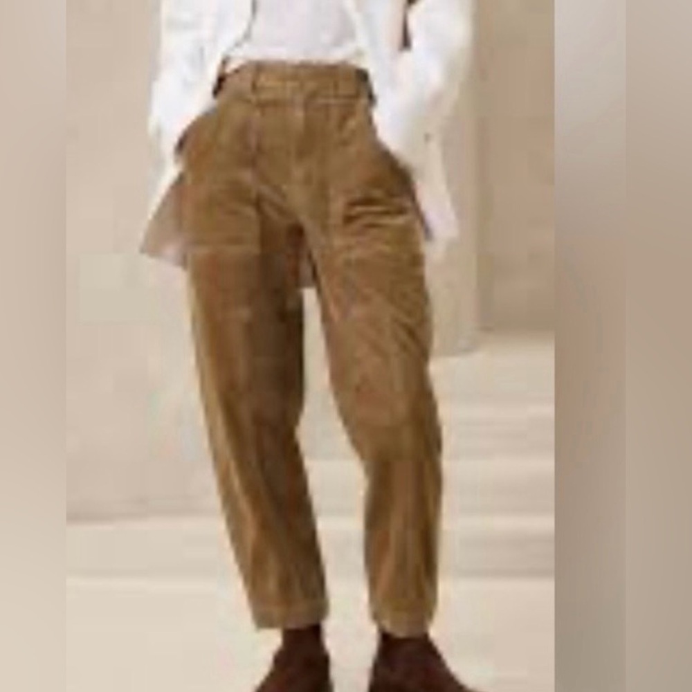 BANANA REPUBLIC- Olive Green corduroy Pants 👖